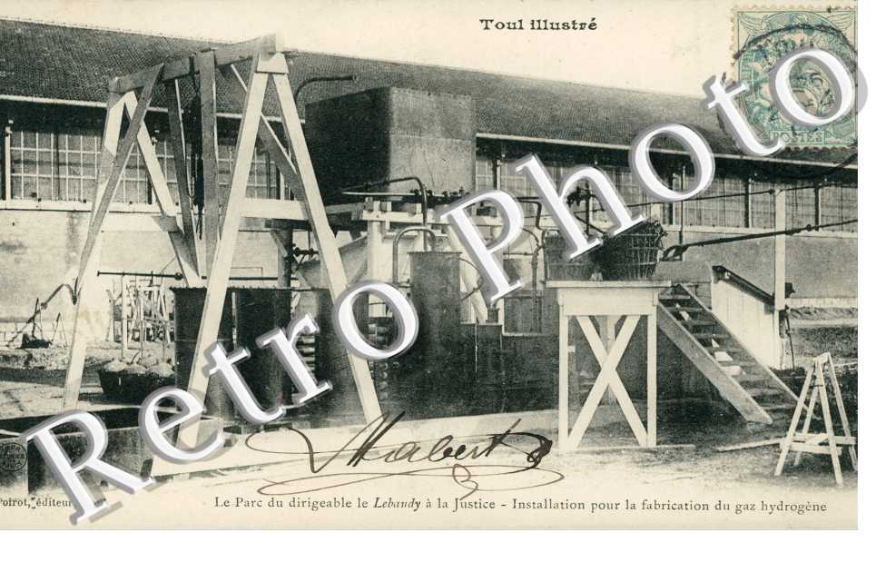 Le parc du dirigeable le Lebaudy  Installation pour la fabrication du gaz hydrogene