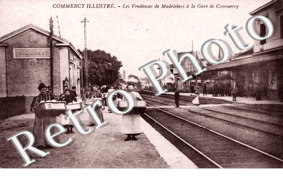 les vendeuses de Madeleines a la gare