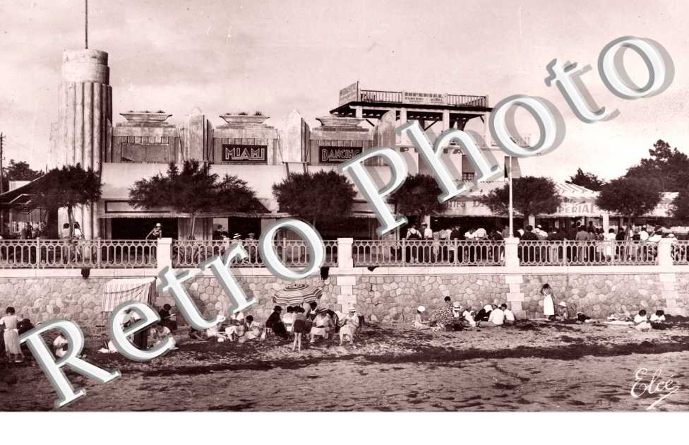 Grand cafe sur la plage