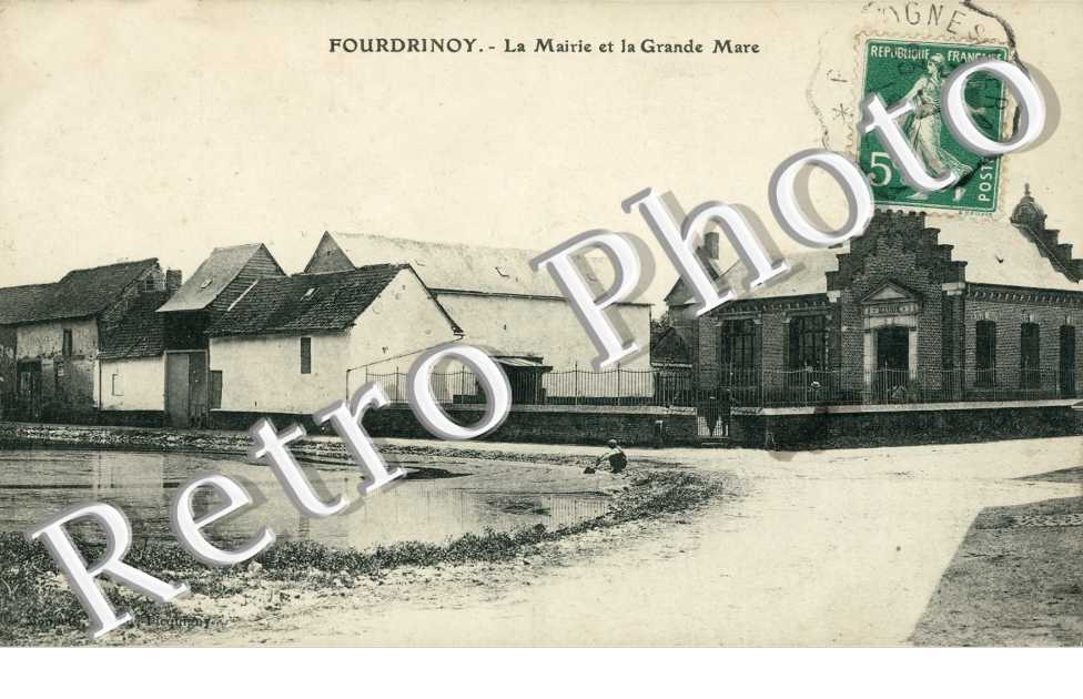 La Mairie et la Grande Mare