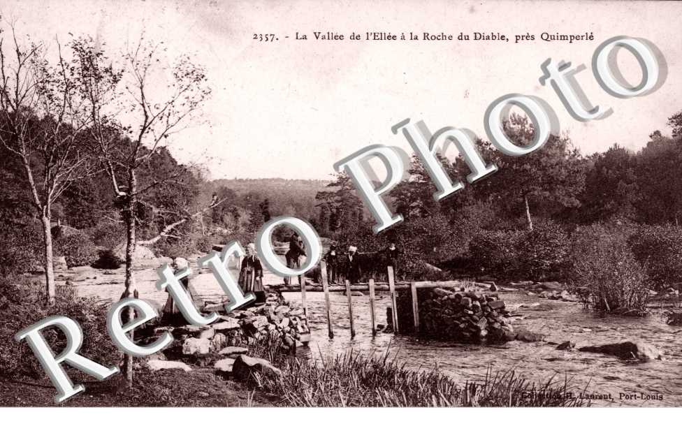 La vallee de l&#039;Ellee a la Roche du Diable