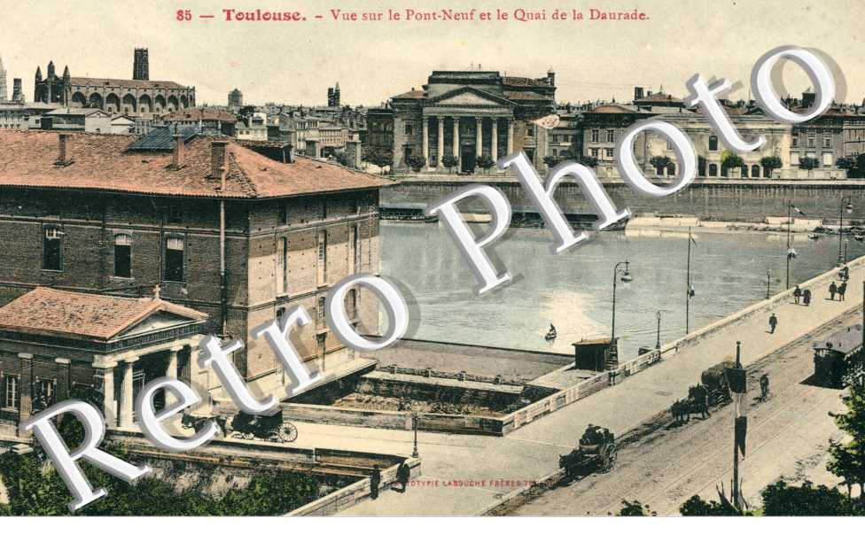 Vue sur le Pont Neuf et le quai de la Daurade