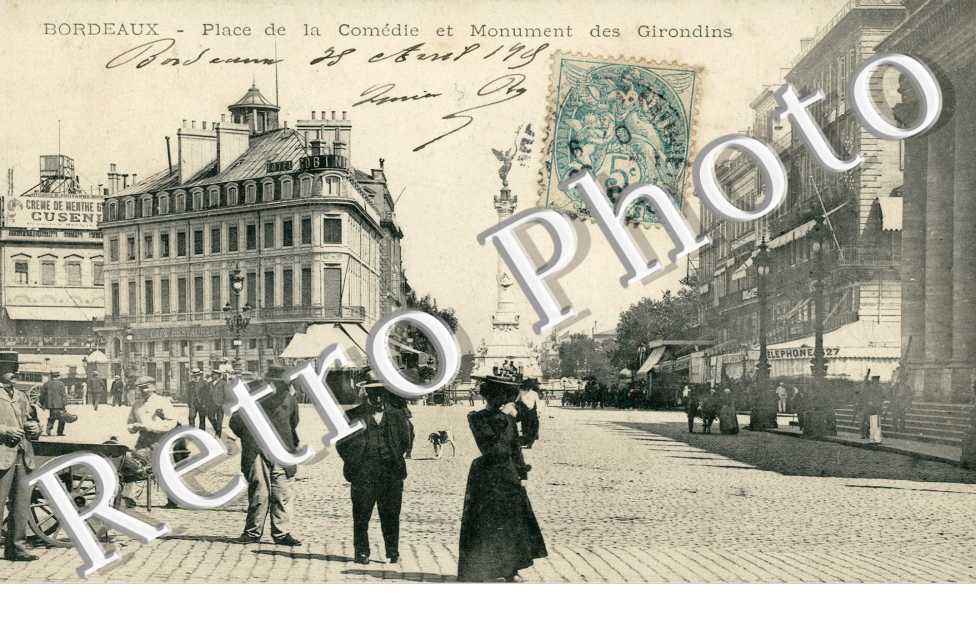 Place de la Comedie et Monument des Girondins