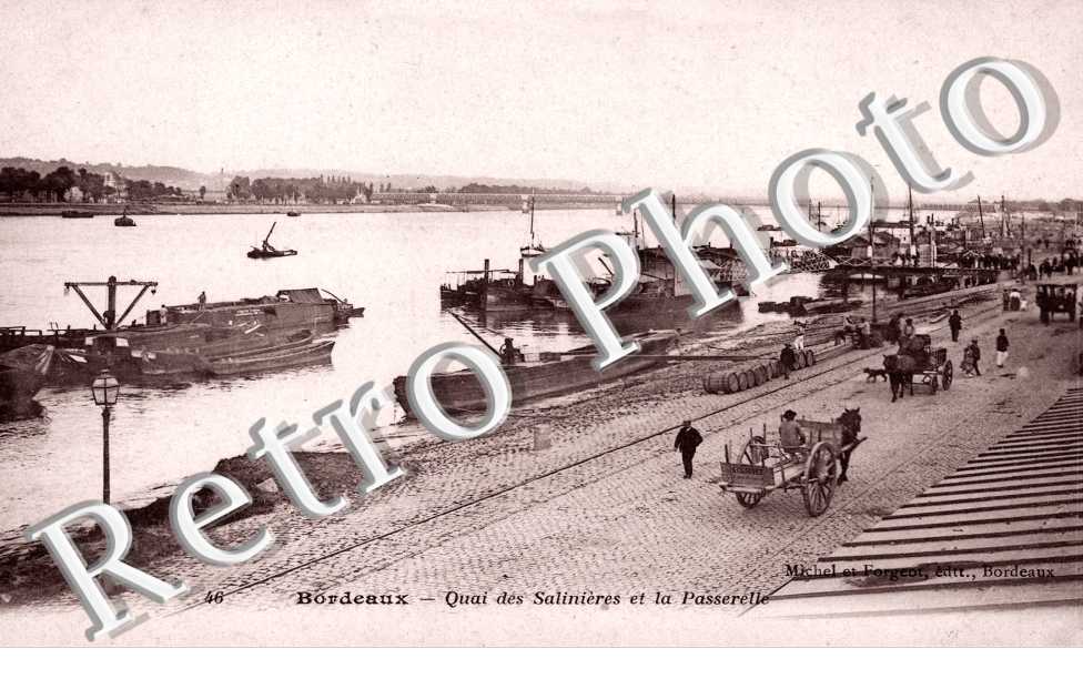 Quai des Salinieres et la Passerelle