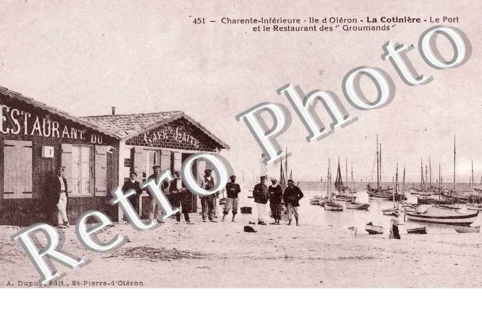le port et le restaurantdes " Groumands "