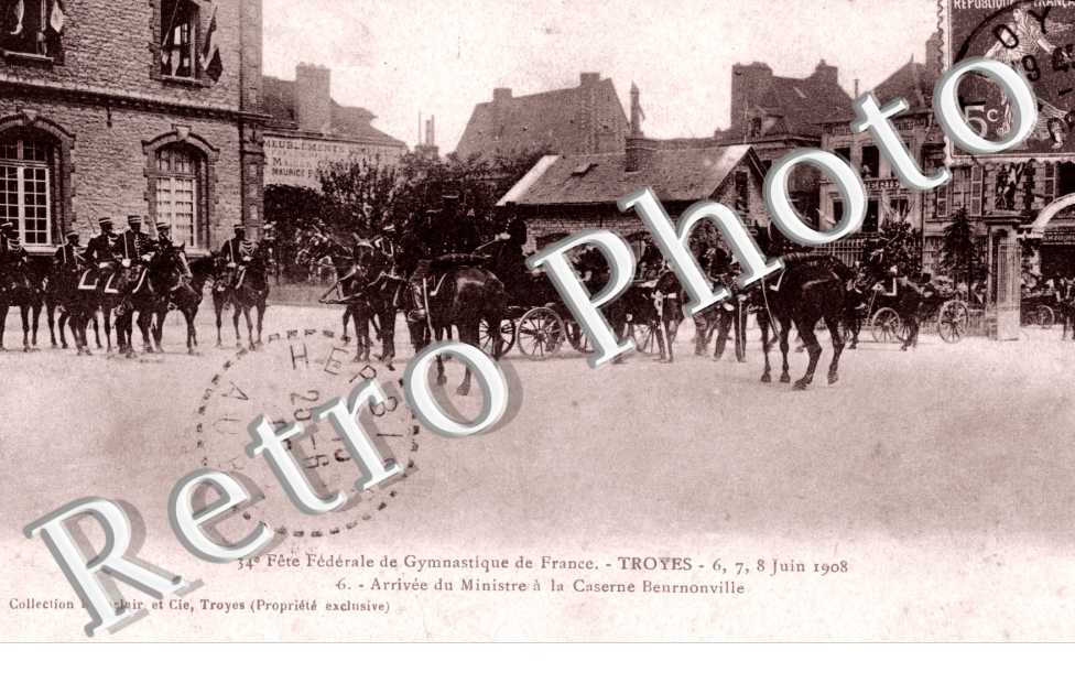 Fete federale de Gymnastique de France - 6,7, 8 juin 1908 Arrivee du ministre a la caserne Beurnonville