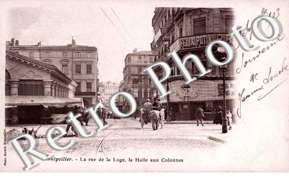 La rue de la Loge - la Halle aux Colonnes