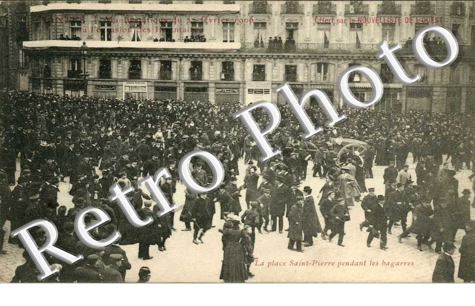 La Place Saint Pierre pendant la bagarre