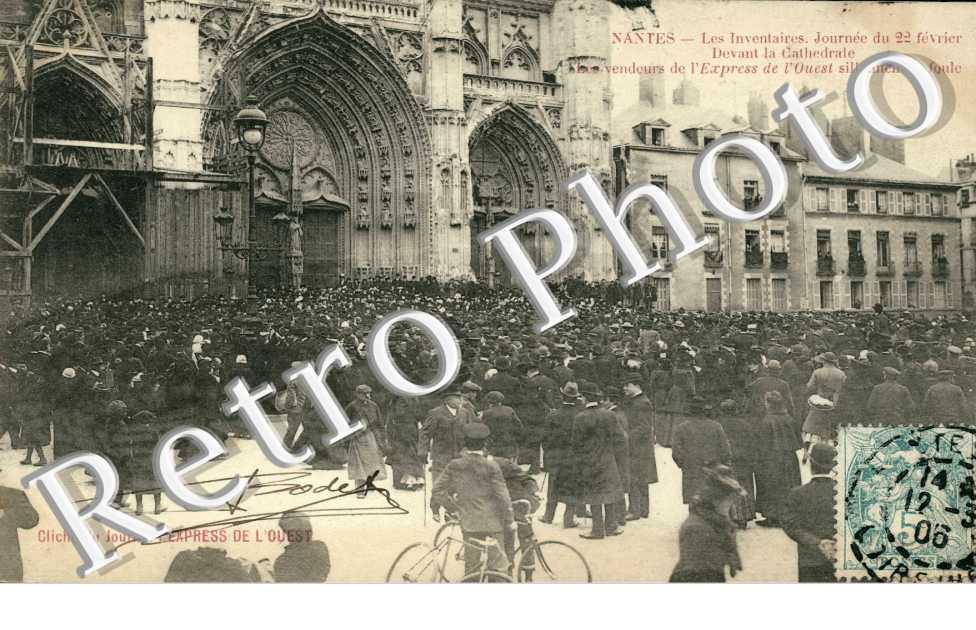 Les Inventaires - Les Vendeurs de l'Express de l'Ouest sillonnent la foule