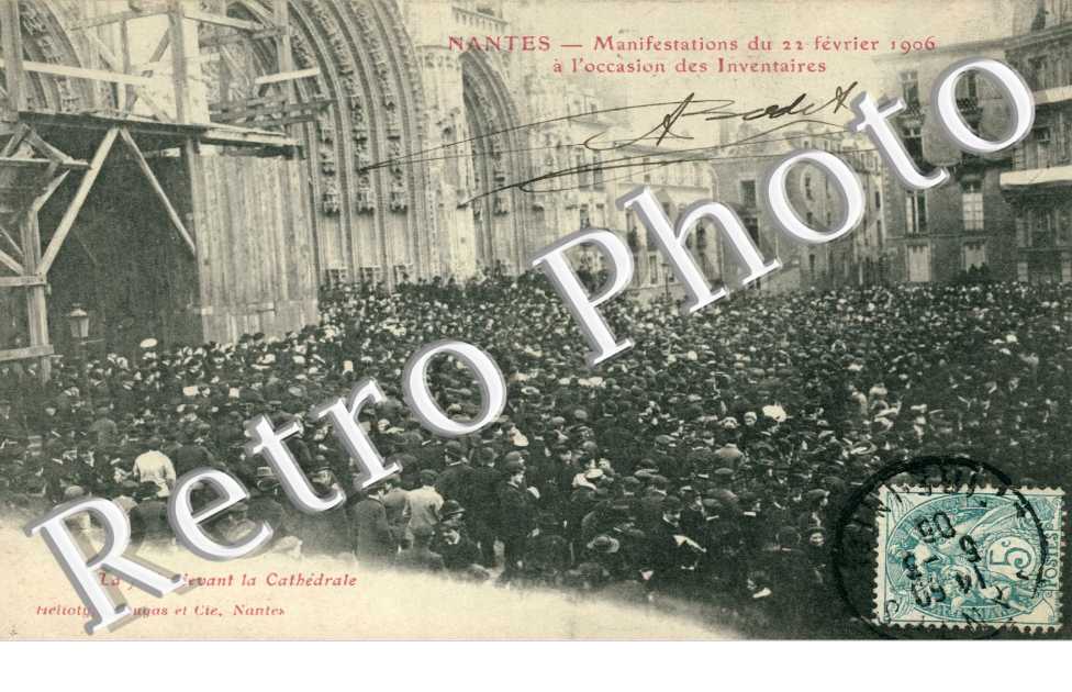 Les Inventaires, la foule devant la Cathrale