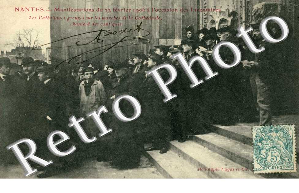 les inventaires Manifestation du 22 frier 1906 Les catholiques chantent des cantiques