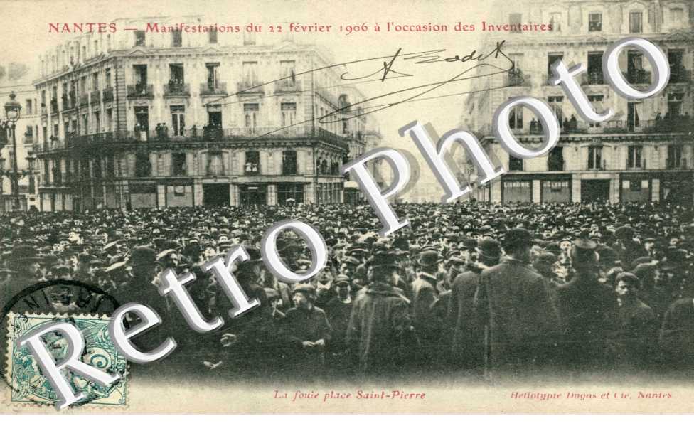 les inventaires Manifestation du 22 frier La Foule place Saint-Pierre