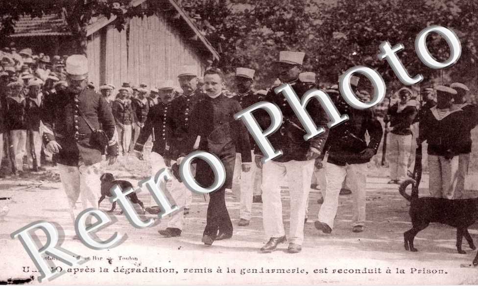 l&#039;enseigne Ullmo apr la degradation , remis la gendarmerie