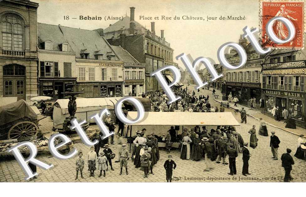 Place et Rue du Chateau Jour de Marche