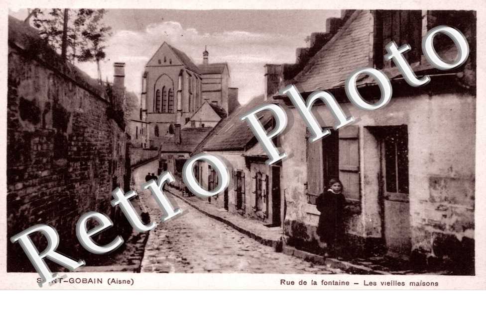 Rue de la Fontaine, les Vieilles Maisons
