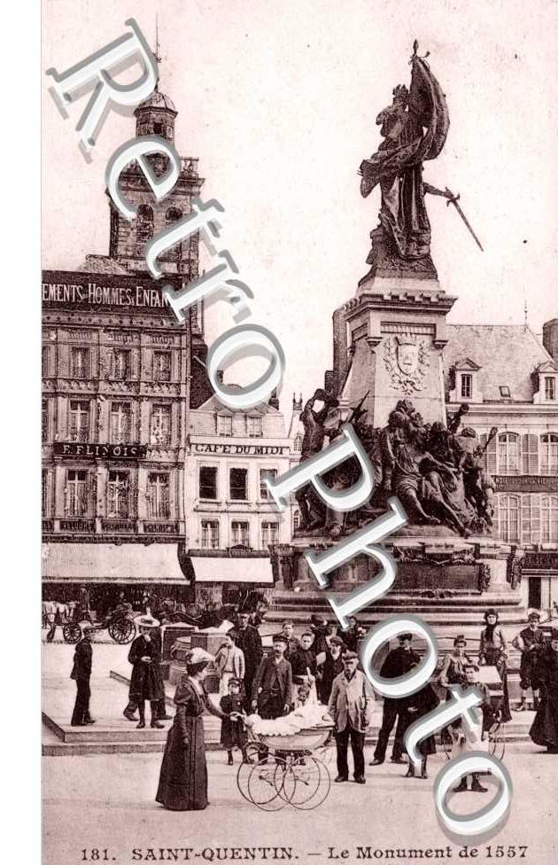 Le Monument de 1557 et le Beffroi