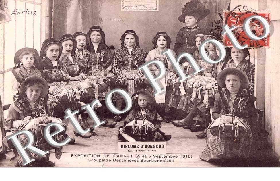 Exposition de Gannat 4 et 5 septembre 1910 - groupe de dentellieres Bourbonnaises