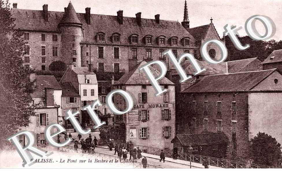 LE PONT SUR LA BESBRE ET LE CHATEAU