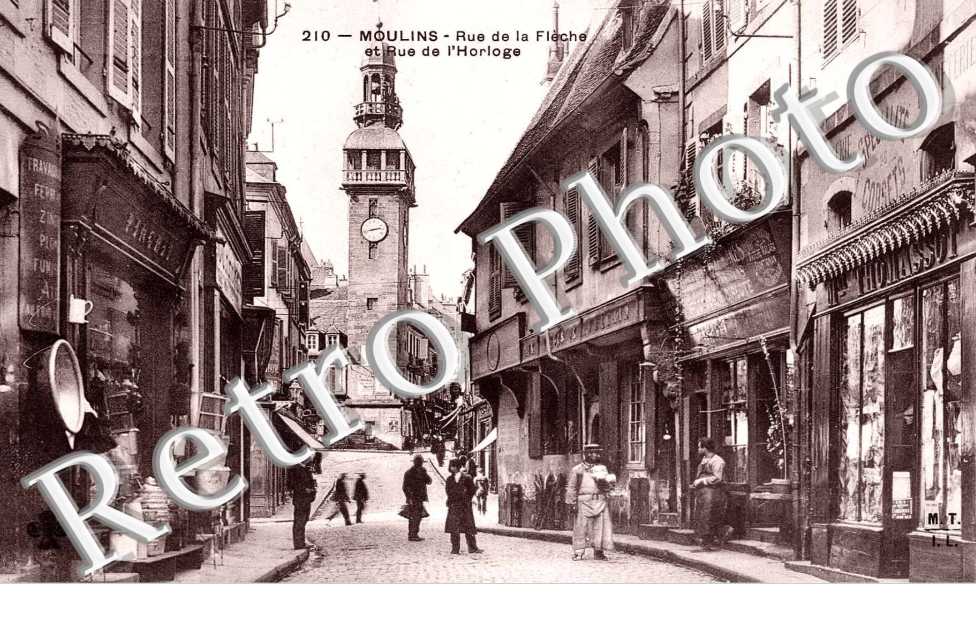 RUE DE LA FLECHE et rue de l&#039;horloge