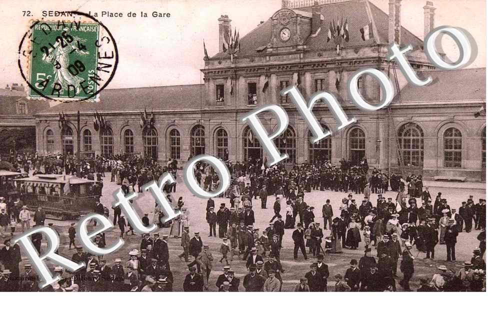 LA PLACE DE LA GARE