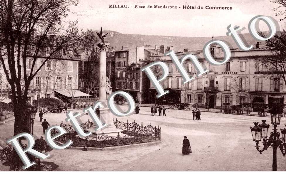 Place du Mandaroux - hotel du commerce