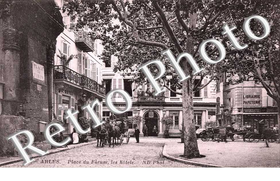 Place du forum - les hotels