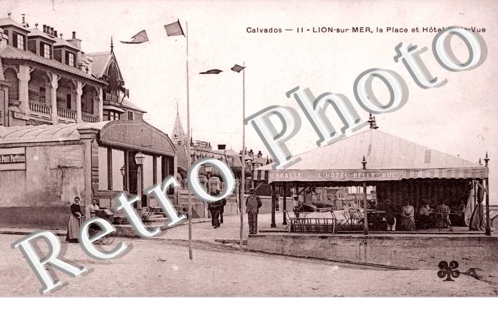la place et l&#039;hotel Belle Vue