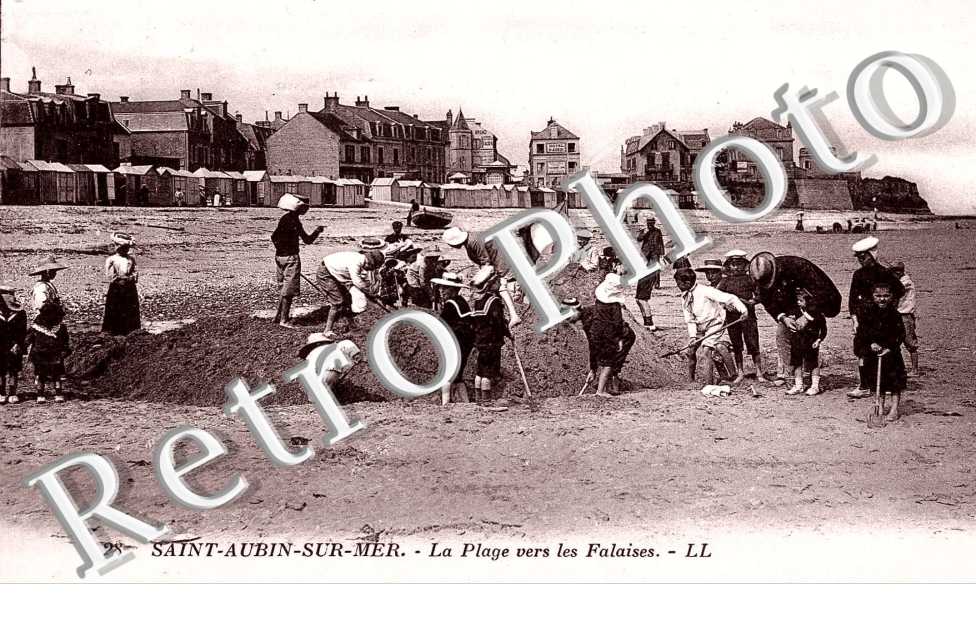 la plage vers les falaises