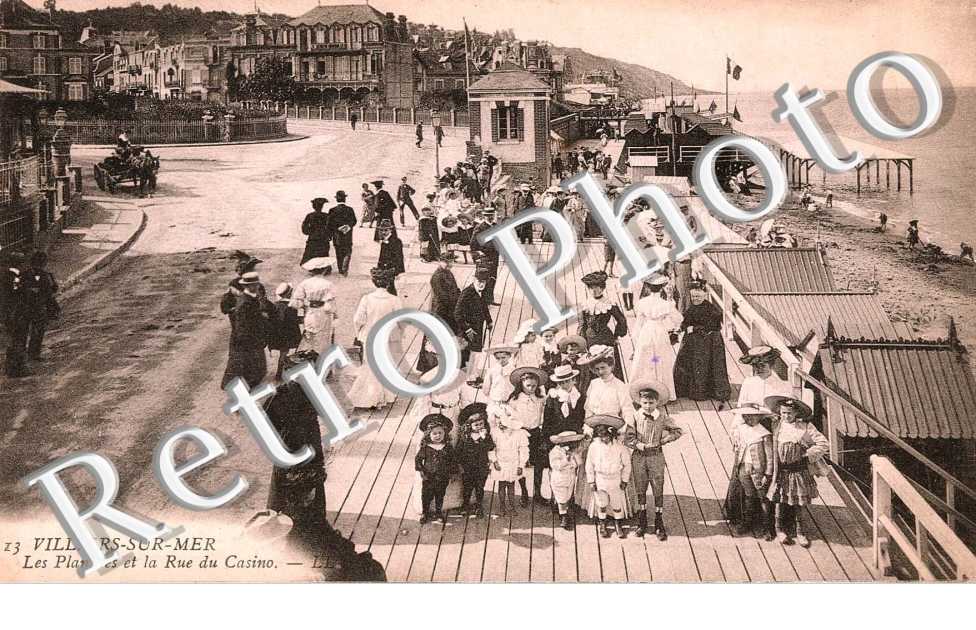 Les planches et la rue du casino