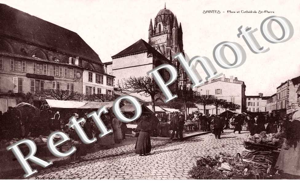 place et cathedrale saint pierre reconstruite de 1117 a 1127
