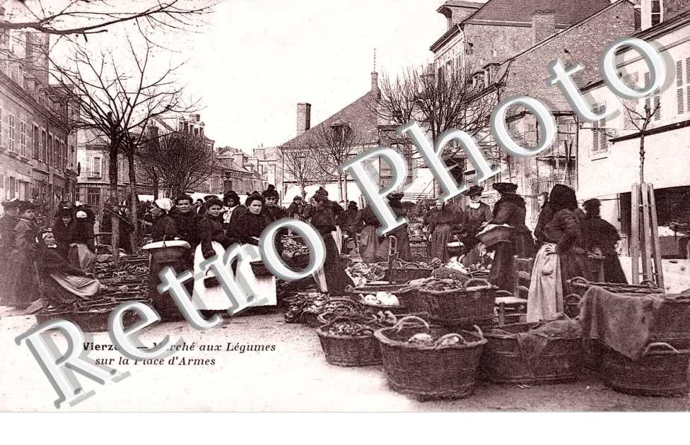 place d&#039;Armes  marche aux legumes