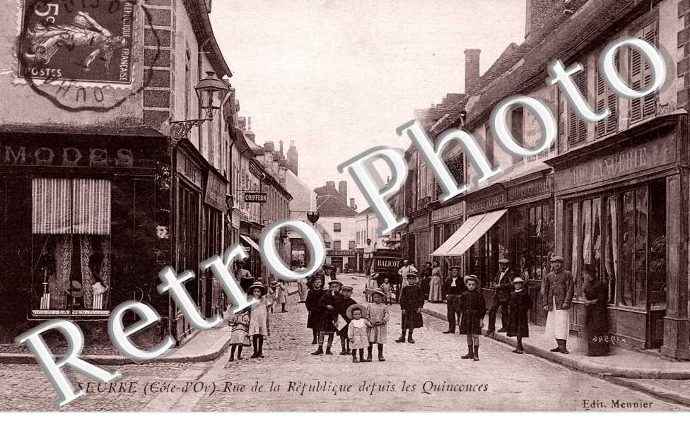Rue de la republique depuis les Quinconces