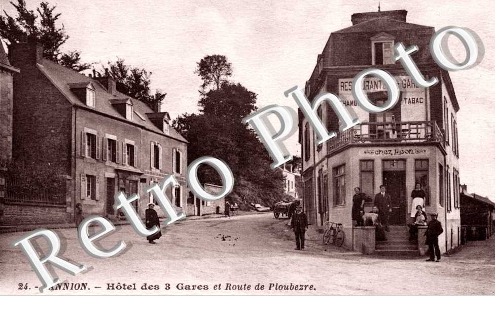 Hotel des 3 gares et Route de Ploubezre