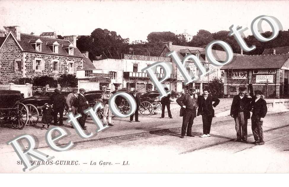la gare. Hôtel des Voyageurs.