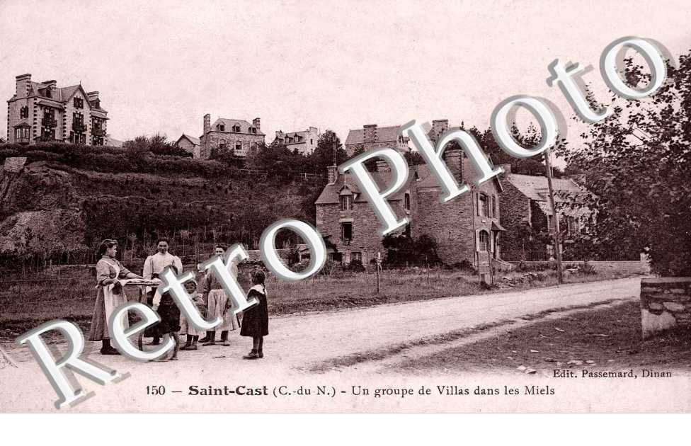 Un groupe de Villas dans les Miels