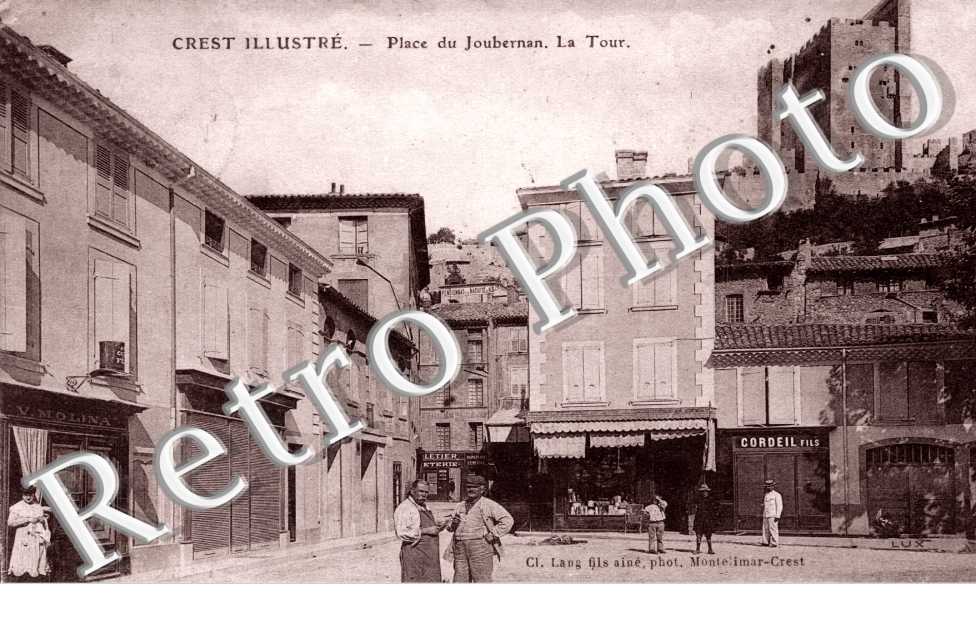 Place du Joubernan. La Tour