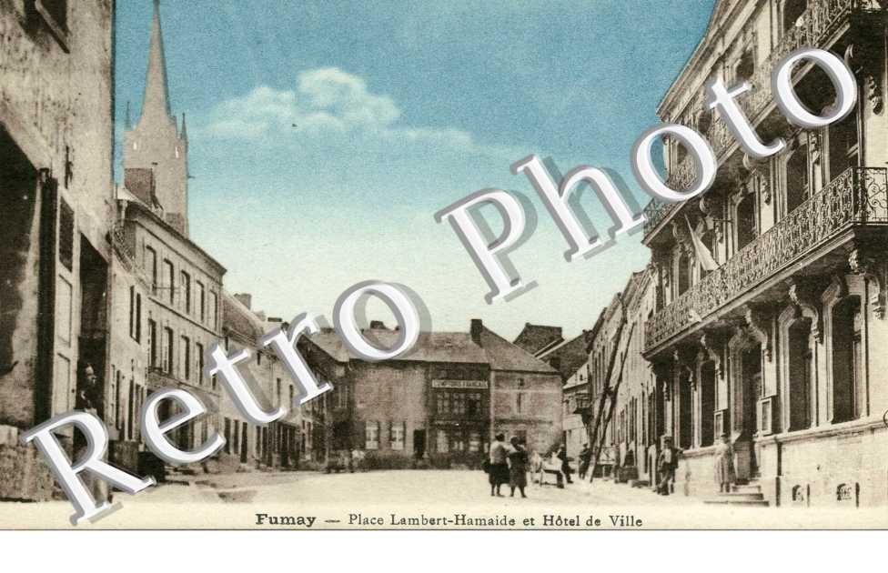 place Lambert Hamaide et Hotel de Ville