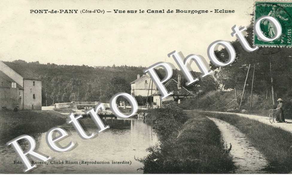 Vue sur le Canal de Bourgogne