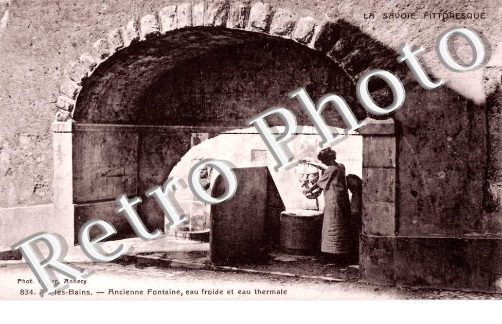 Ancienne Fontaine, eau froide et eau thermale