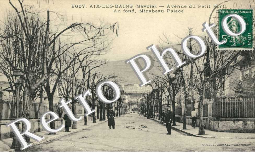 Avenue du Petit Port. Au fond,Mirabeau Palace