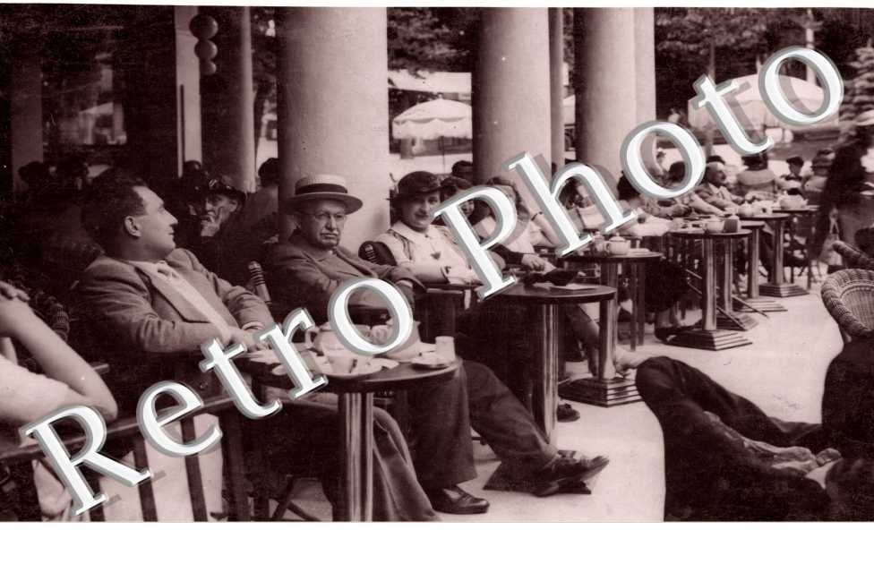 Terrasse du Cafe de la Rotonde juin 1936