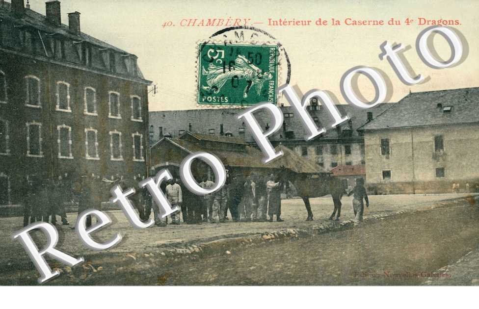 interieur de la caserne des dragons