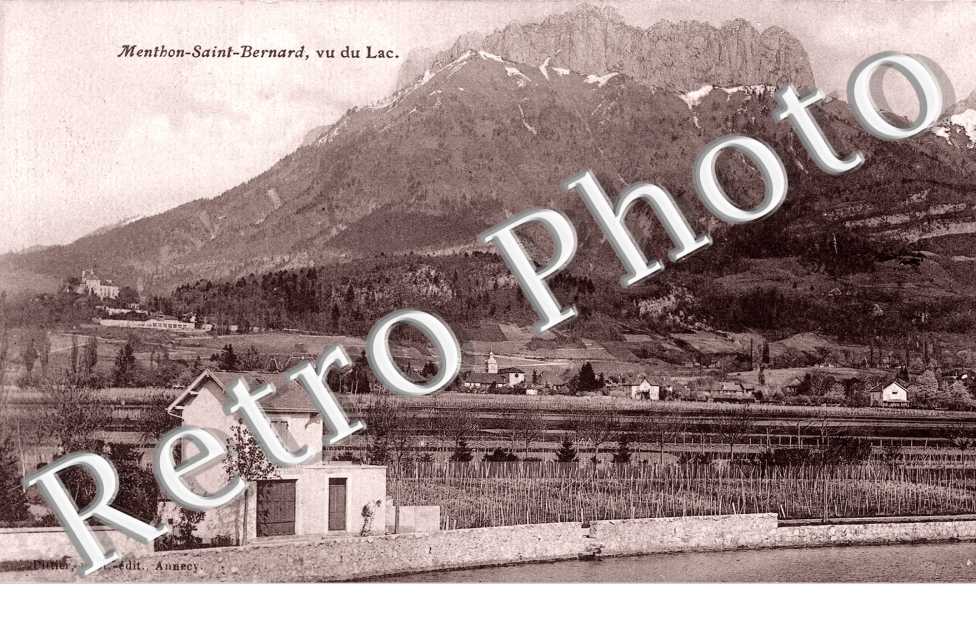 Menthon-Saint-Bernard vu du lac