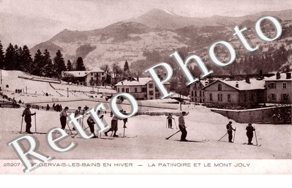 La Patinoire et le Mont Joly