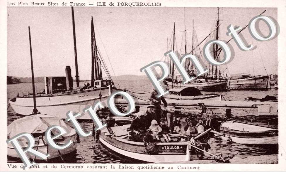 Vue du Port et du Cormoran assurant la Liaison quotidienne
