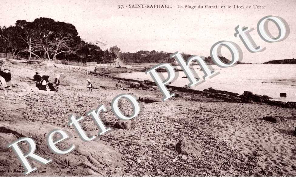 La Plage du Corail et le Lion de Terre