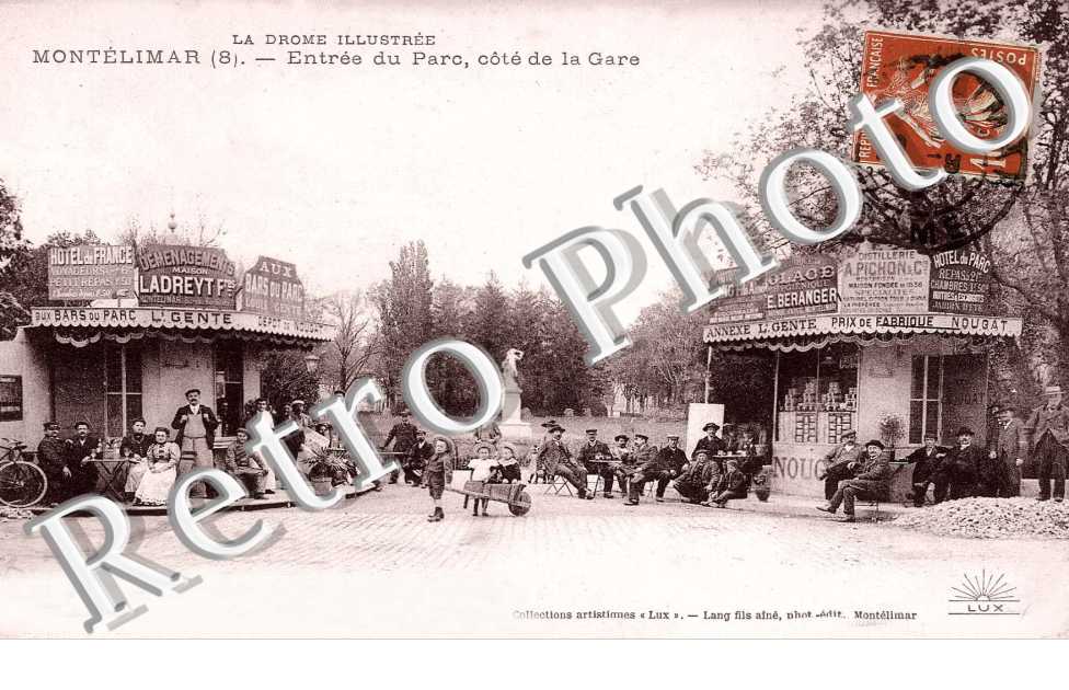 entree du parc, cote de la gare