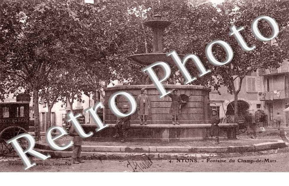 La grande fontaine du champ de Mars