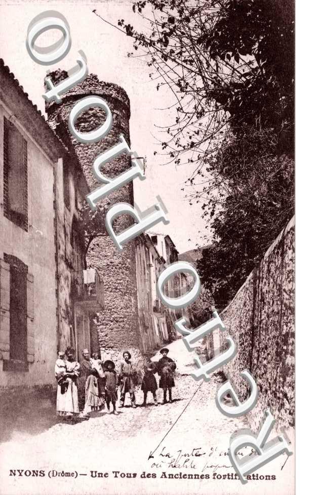 Tour des anciennes fortifications
