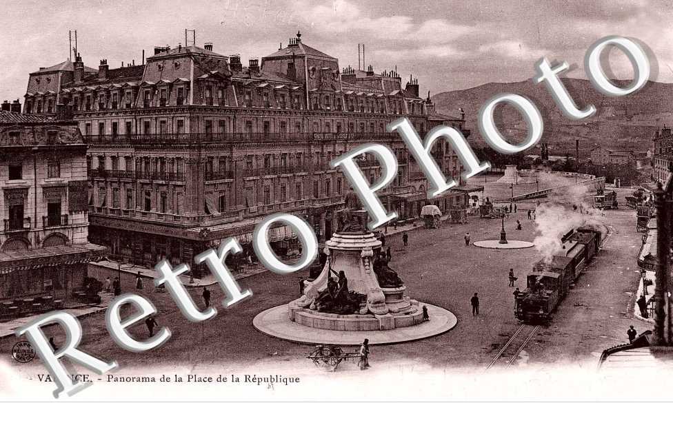 PLACE DE LA REPUBLIQUE